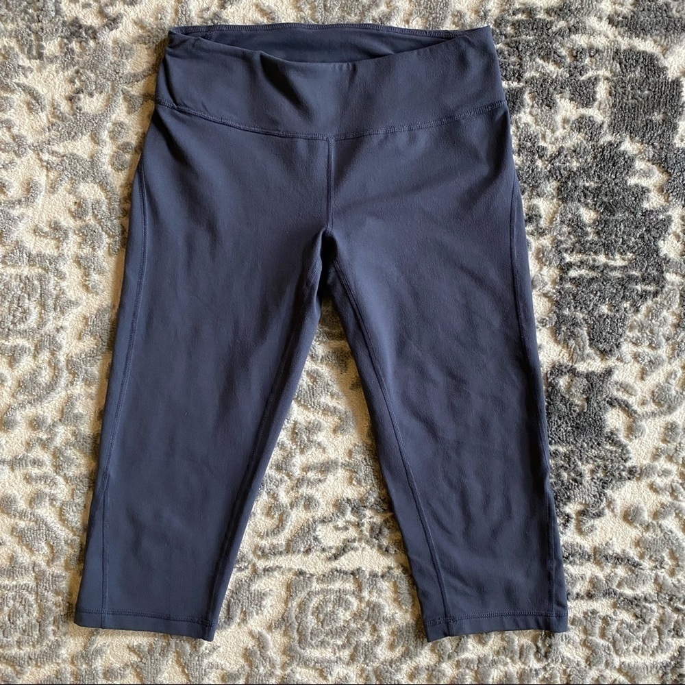 Zella dark grey crop legging with waistband pocket